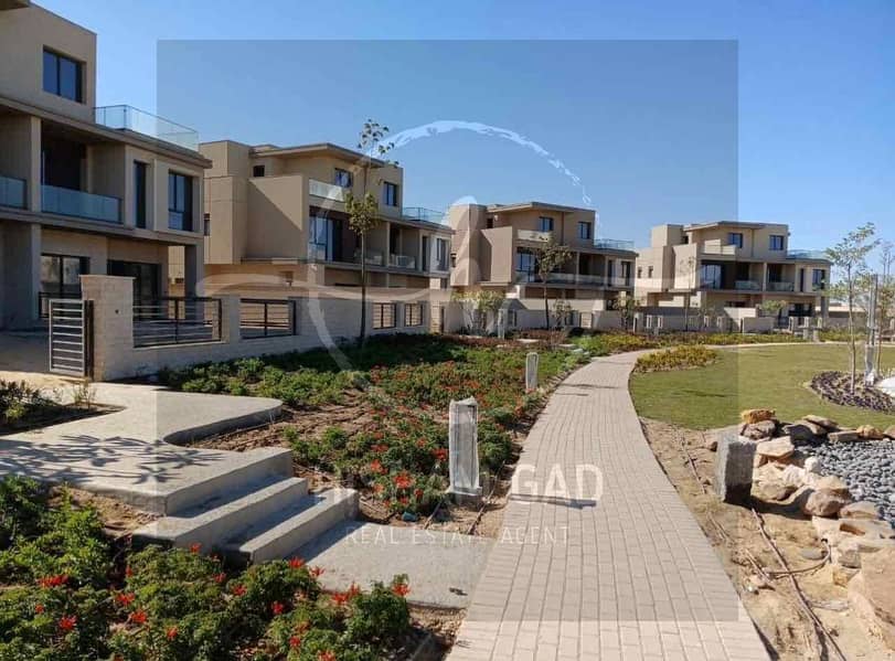 4 604a84bb-ba1d-44af-857c-c5fe8b113068. jpg