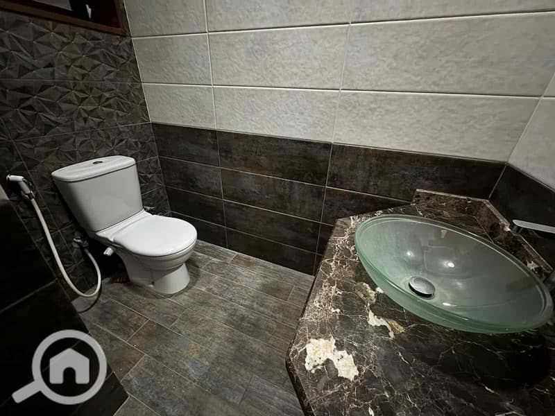 10 b5a937a3-c5a8-4735-9ded-b051d9387271. jpg