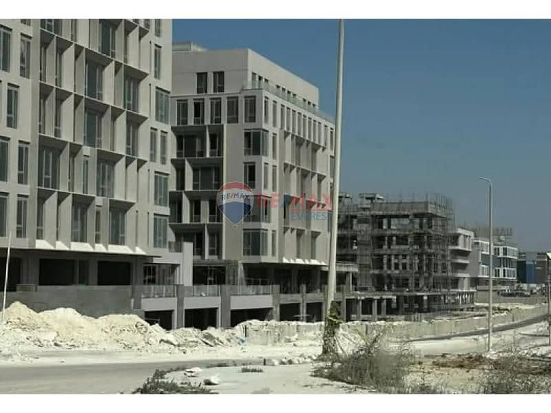 3 8234329-bc539o. jpg