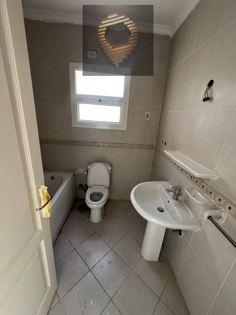 21 WhatsApp Image 2025-11-03 at 16.23. 03_5e5d1285. jpg