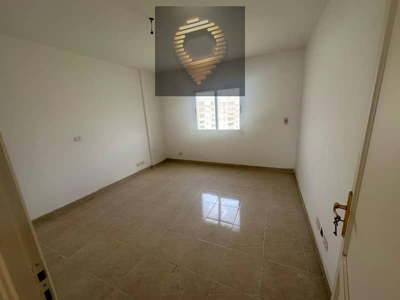 4 WhatsApp Image 2025-09-24 at 14.12. 55_4e44b4cb. jpg