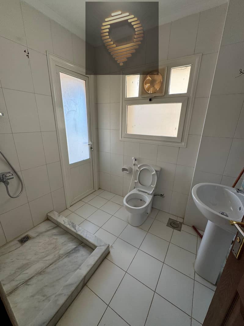 7 WhatsApp Image 2025-09-24 at 14.00. 24_7d4194b1. jpg