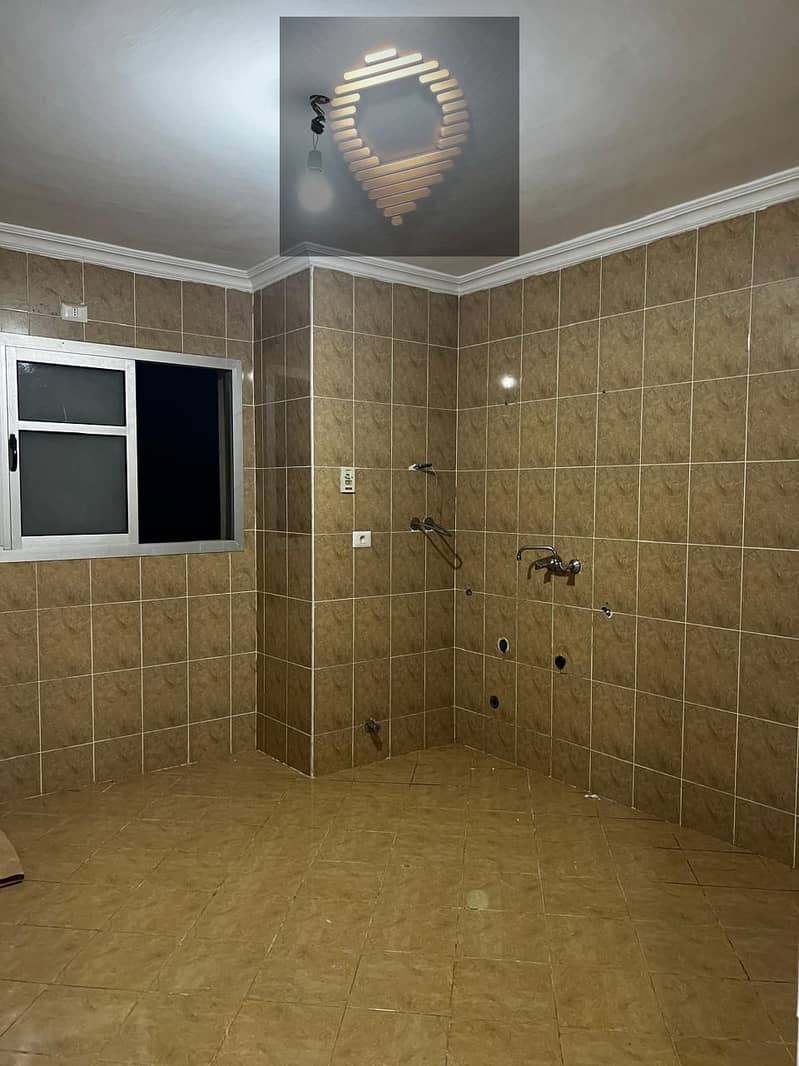 8 WhatsApp Image 2025-11-07 at 17.20. 28_48649387. jpg