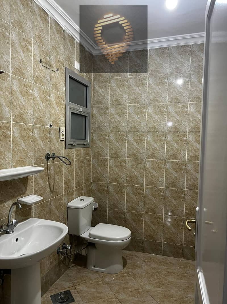 10 WhatsApp Image 2025-11-07 at 17.20. 28_13078994. jpg