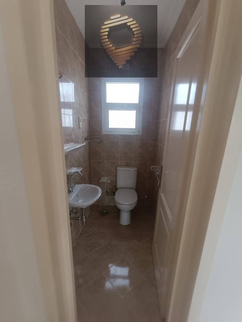 12 WhatsApp Image 2025-11-02 at 14.39. 55_a0184d49. jpg