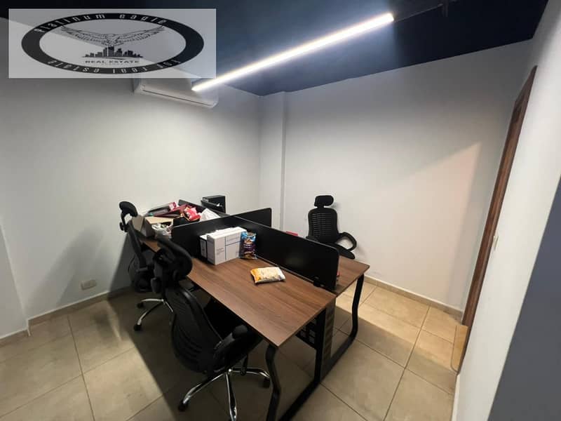 4 ad8edb6f-bc80-4292-8ded-ded9d9af811f. jpg