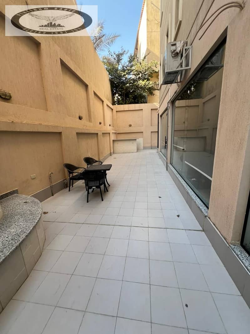 12 05378315-4f43-4673-9e1d-0e2cf7d5e383. jpg