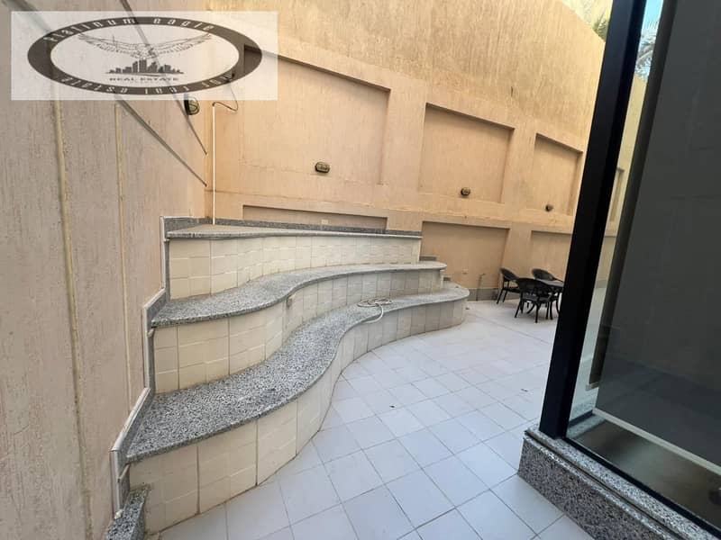 13 428b2ed3-f083-4442-aa7a-159d23d3bdf9. jpg