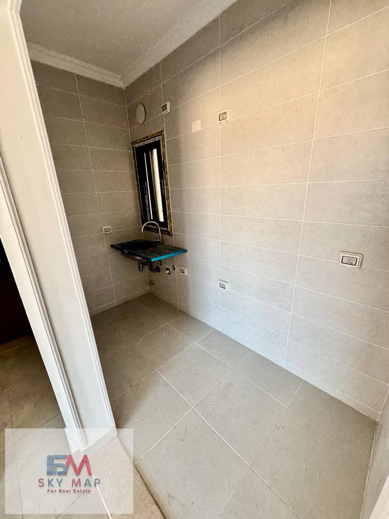 3 fefc4987-d6b9-4d48-89b5-62c2d58c76ee. jpeg