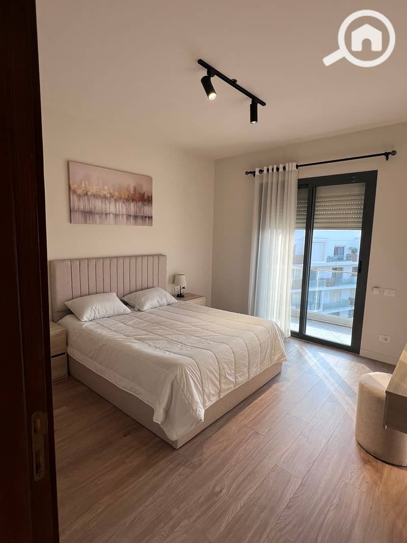 8 4d990ccf-bbe5-48aa-96a3-9e14c503dee2. jpg