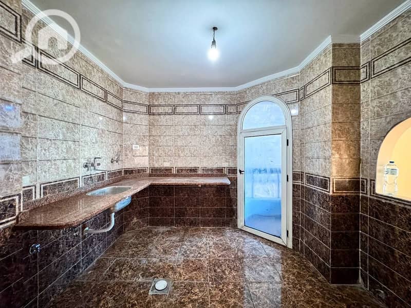 9 079ab84f-bb6d-47ac-8717-6c25b6fd3a0b. jpeg