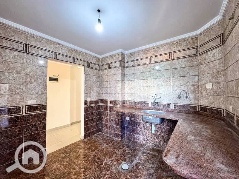 10 2b533bac-58e1-43f2-8eeb-0ef4f70e6258. jpeg