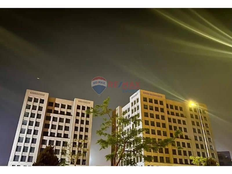 5 8234329-2114co. jpg