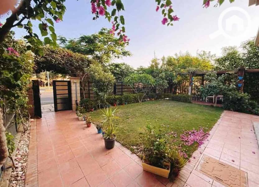 2 040243fd-7753-4bac-a2e9-39c204b80a7f. jpg