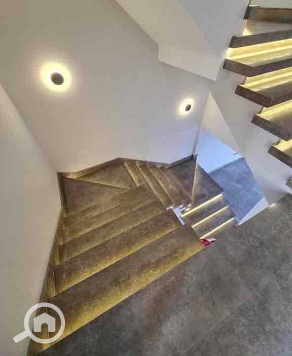 4 585d4df8-9b98-4f10-b772-3ba674e7d427. jpg