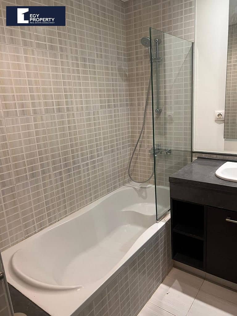 15 _files_e7c2b6d3-b774-4efc-a712-47992734b4bb. jpeg