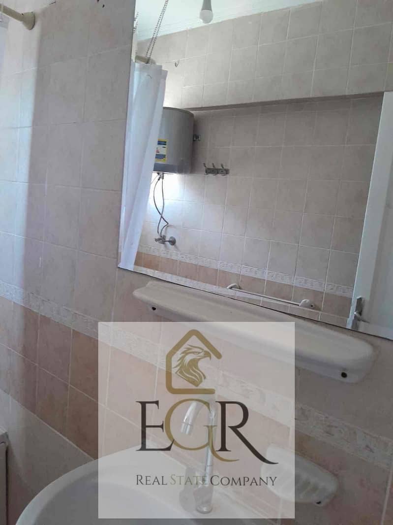 10 dcde7653-34aa-48b4-a04c-6cccad03d609. jpg