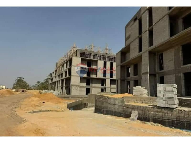 7 8284169-b37bao. jpg