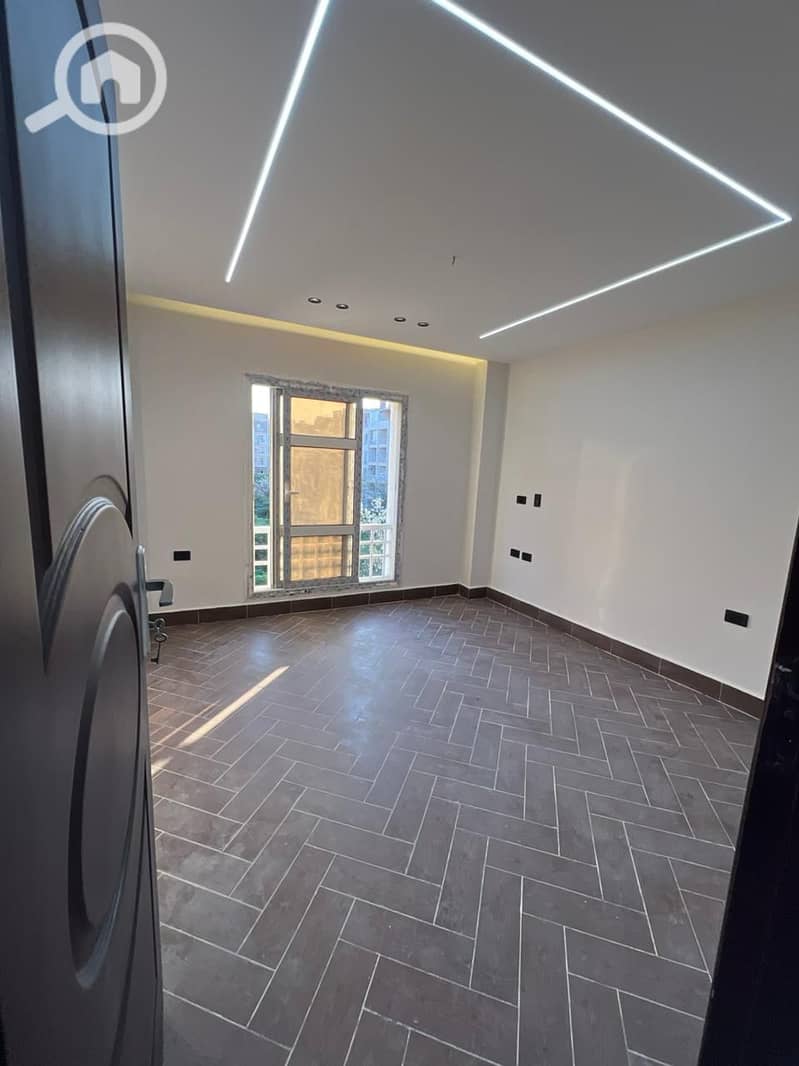 4 cbbac012-0985-4704-b3f1-757db4378773. jpeg