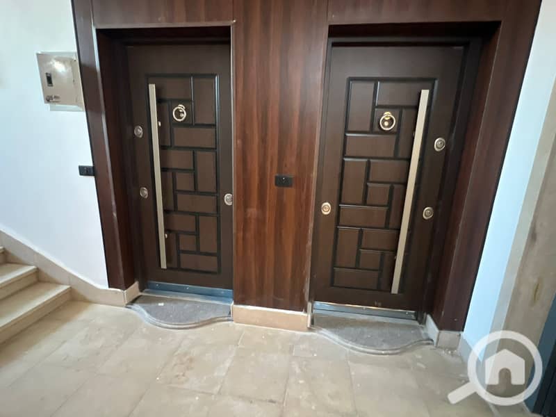 10 1856efff-7595-4a9f-9a8b-35cacf670ee3. jpeg