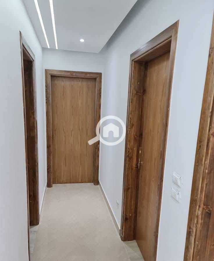 4 48b774fc-2ce2-4e61-a741-086ea73cb5b6. jpeg