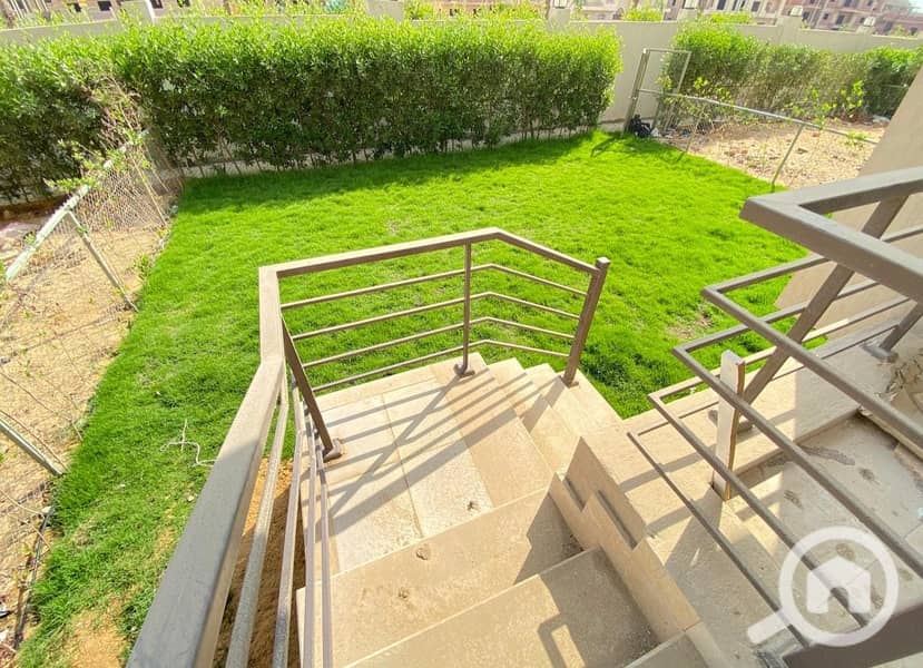 5 54a5d07f-48bb-4c81-ac56-fa4fe4c9f3f6. jpg