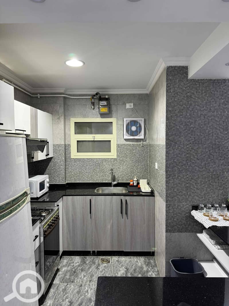 11 9c1ce206-44b4-4b10-9fc7-6c26d3ed69e4. jpg