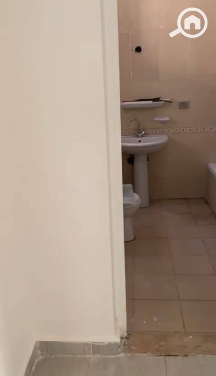 11 ee707469-8156-4587-972e-2431999aab5c. jpg