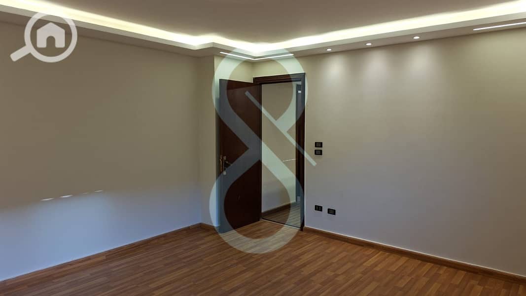 7 PHOTO-2025-11-19-16-25-09 7. jpeg