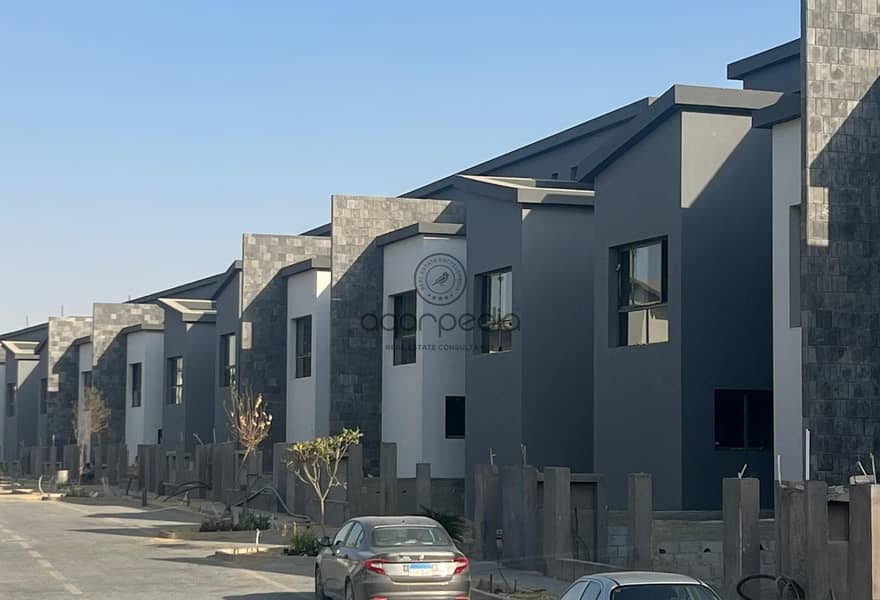 4 5b12fbc0-23b0-4dab-995d-b37fbbeeb394. jpg