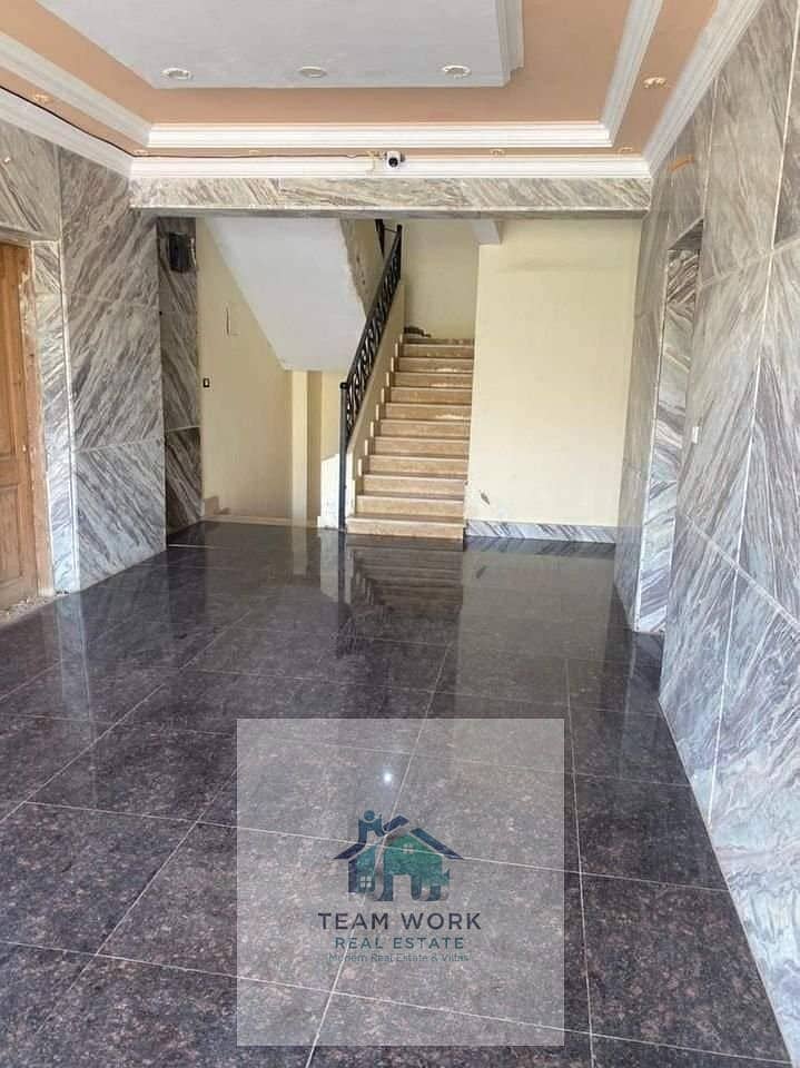 12 d37a4c0b-153b-4eab-8a50-716323c41a7f. jpg