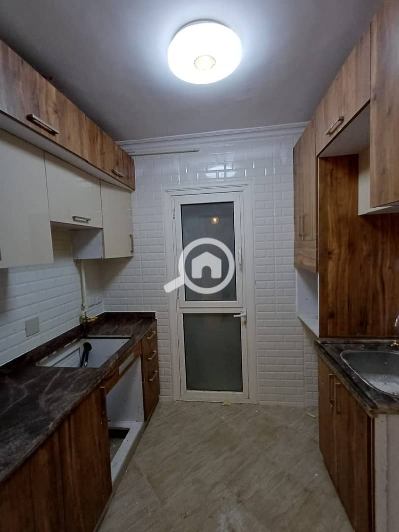 5 af4d6c02-8bd0-483a-8d1c-fc46e56cf310. jpg