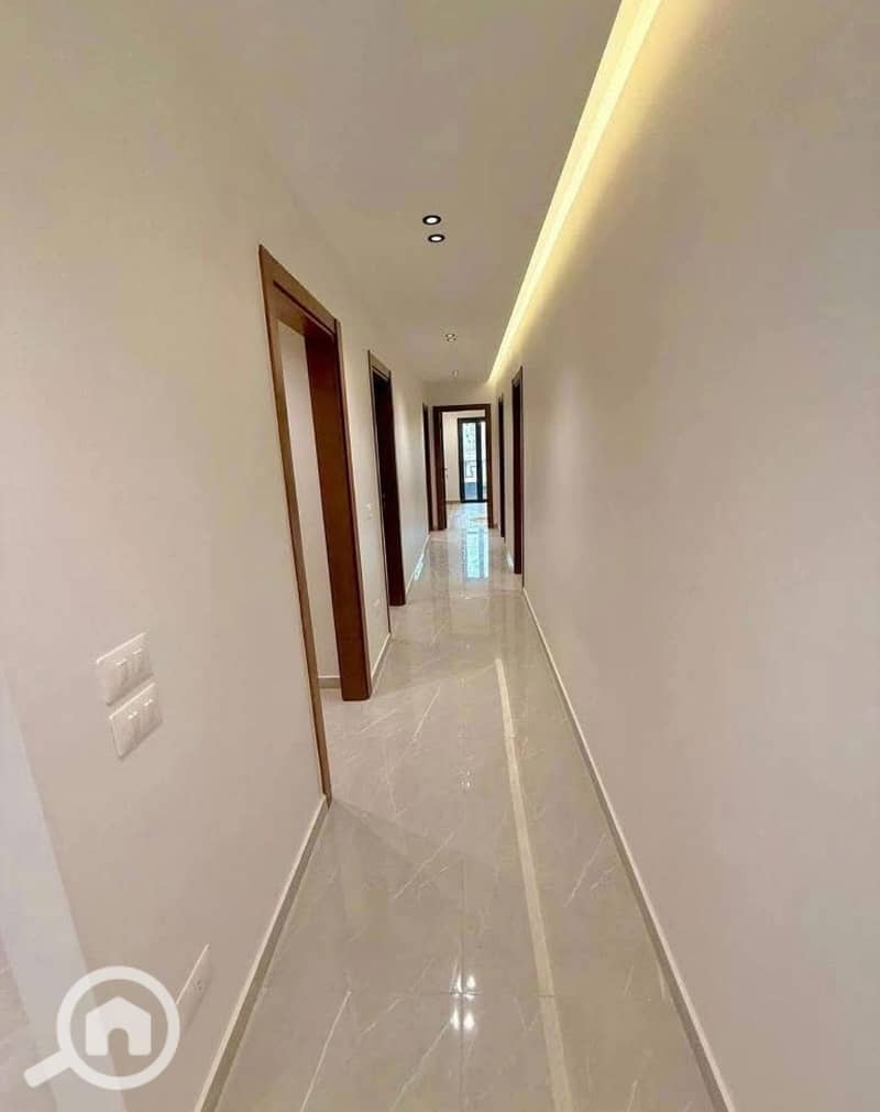 8 579352610_1607332317343422_3394961551000940774_n. jpg