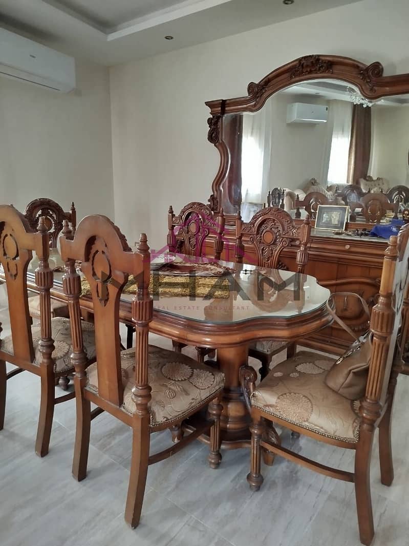 3 photo_5828000252940716853_y. jpg