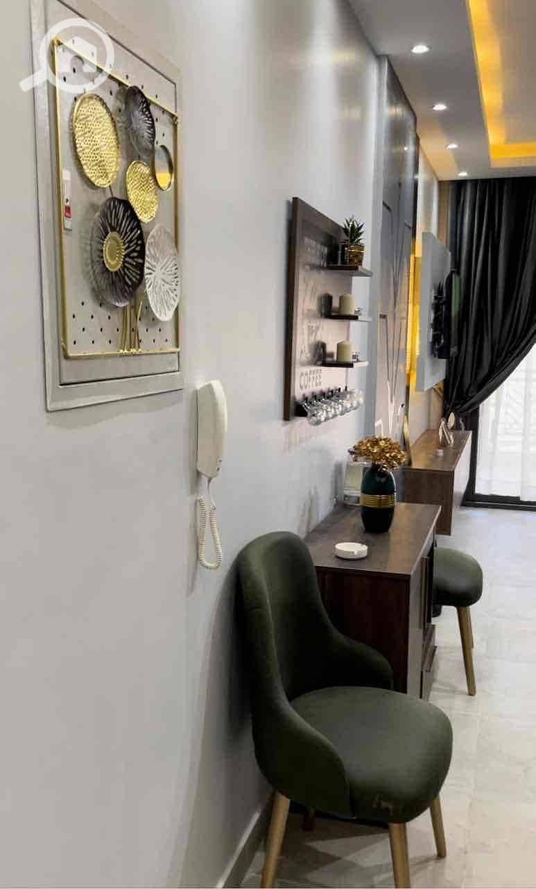 10 e895d5a6-7c89-4b1f-89a4-bfa01e8ce703. jpg