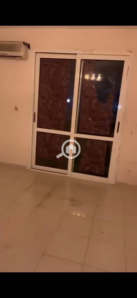 2 1edaf4c5-043c-4de3-8f39-c53cec6bec32. jpeg