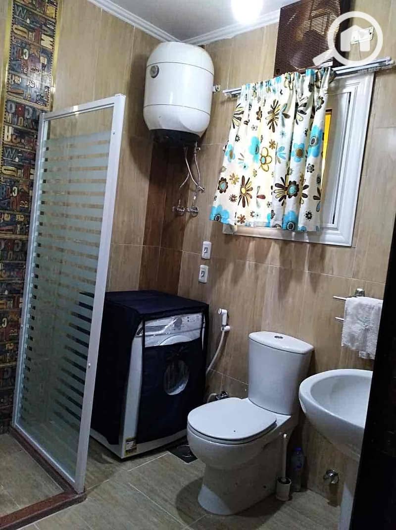 5 3eddb794-1cbf-4483-a741-bf7e1c8007a4. jpg