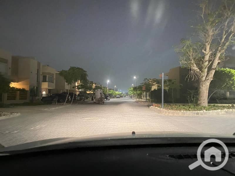 10 c4621e94-5834-4470-8948-d391e013cb25. jpg