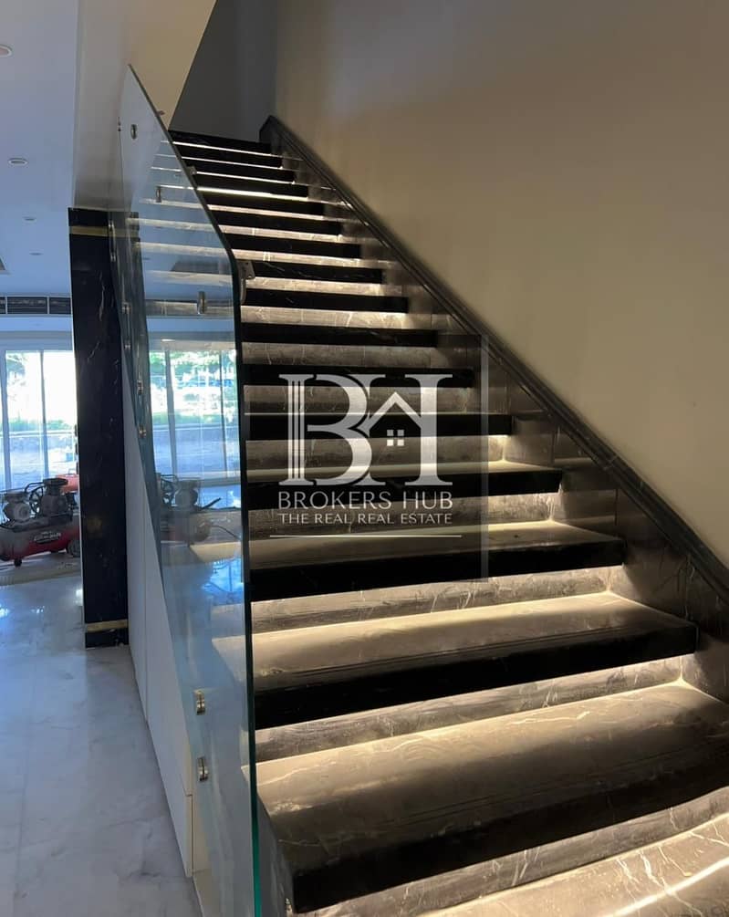 4 91e3bf9a-893f-4b32-a3a9-d4a9b95ab1be. jpeg