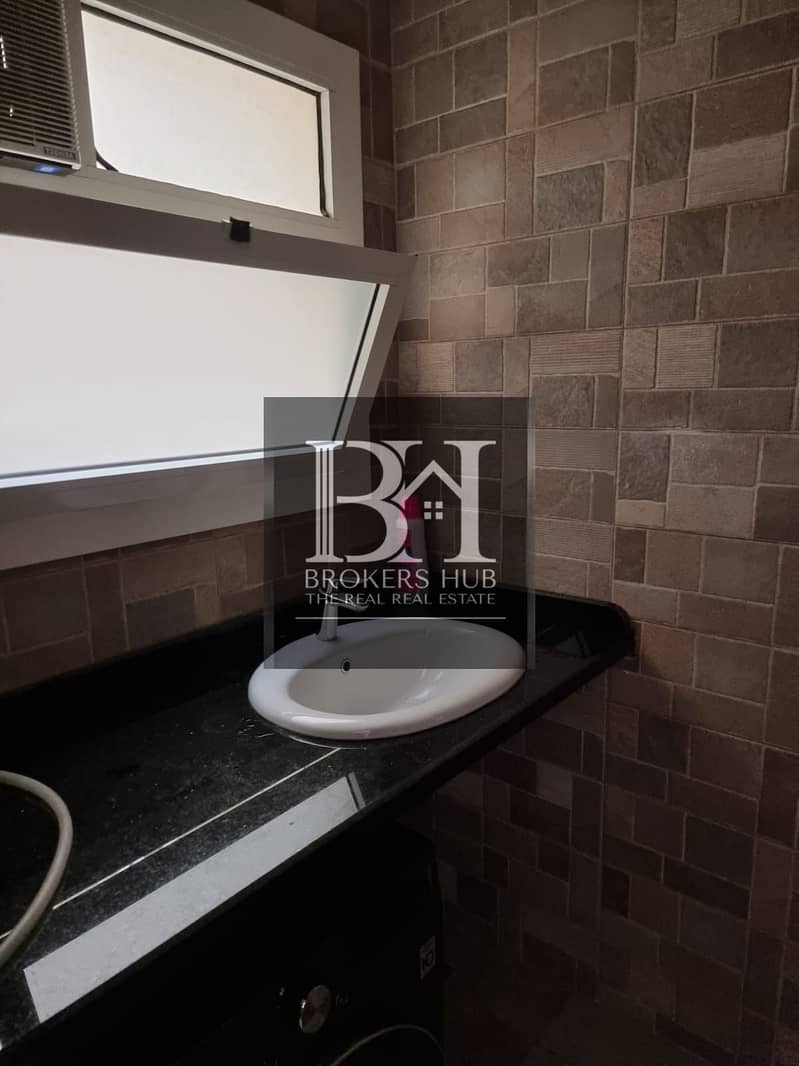 5 28cb587d-563c-4ff0-8f46-fc7bb5d3c3f8. jpeg