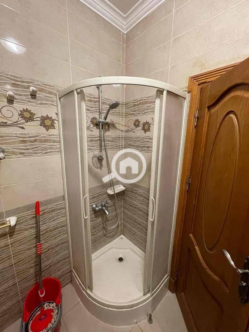 7 68301a82-0f11-47e8-b278-562b6ff4ac34. jpg