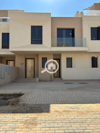 3 Bedroom Townhouse for Sale in Sheikh Zayed, Giza - cf3df3a2-466f-43b8-8f34-d816ad3c83c2. jpeg