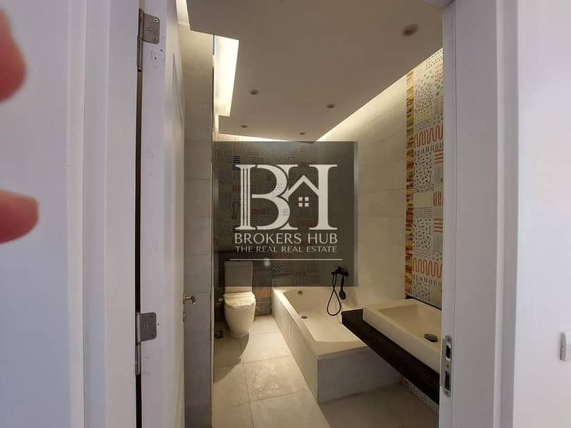 4 05aa633b-b6d6-4f66-9d06-6fcaaf3f21fa. jpeg