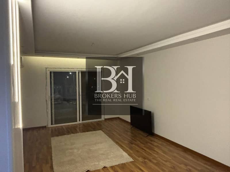 11 35643e3d-3e63-4eb8-9275-7a5e0cfb2541. jpeg