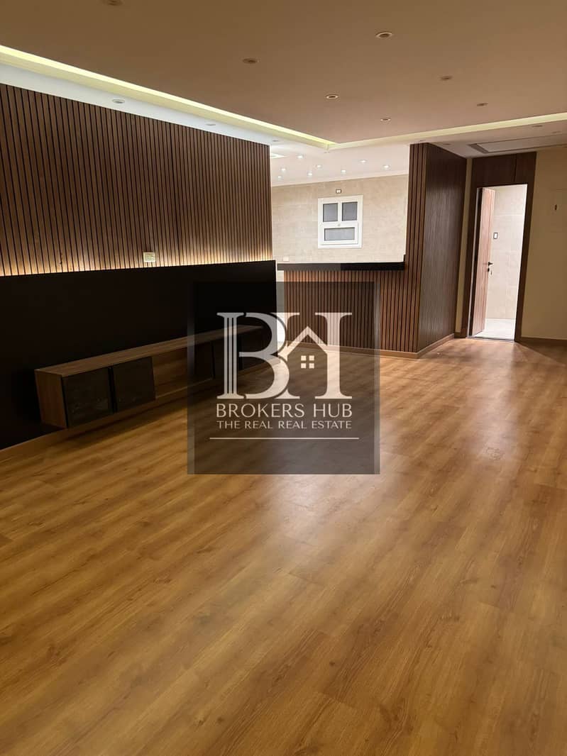 3 70b12044-1589-4262-a584-64f83cbdf4ff. jpeg