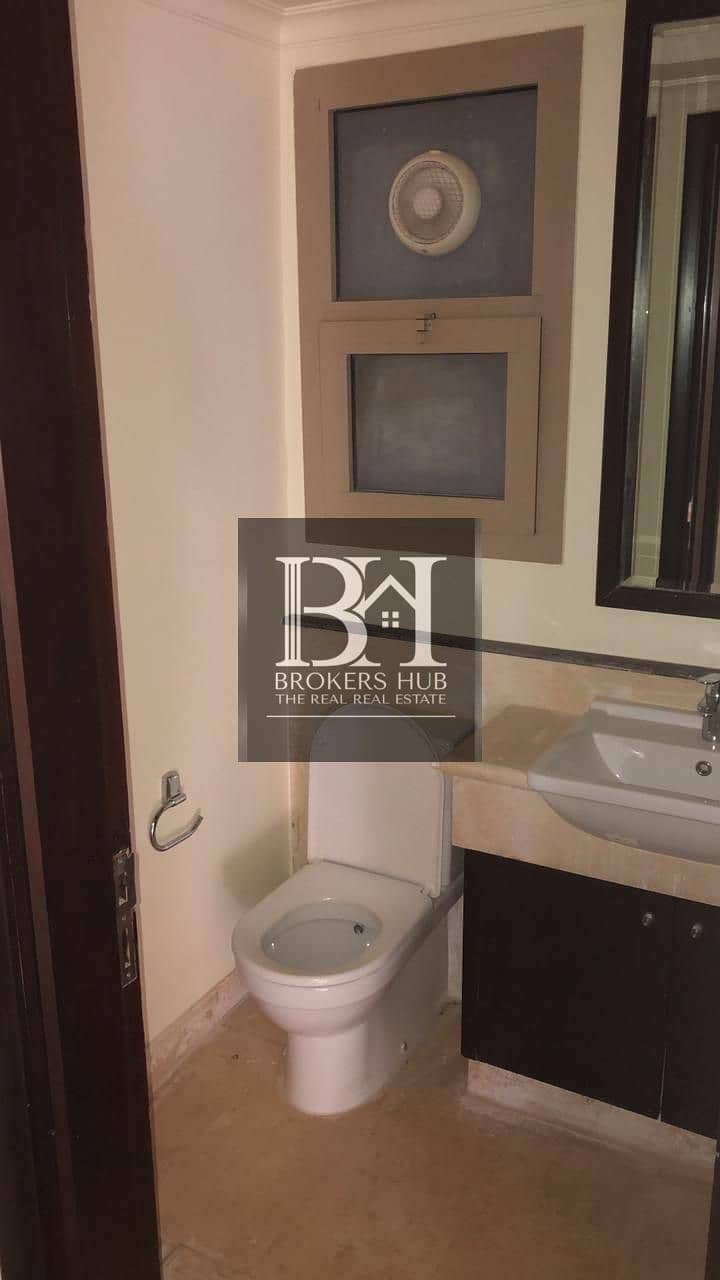 13 c7c476ca-33f1-4ca3-9d08-2ca12d3f751c. jpeg