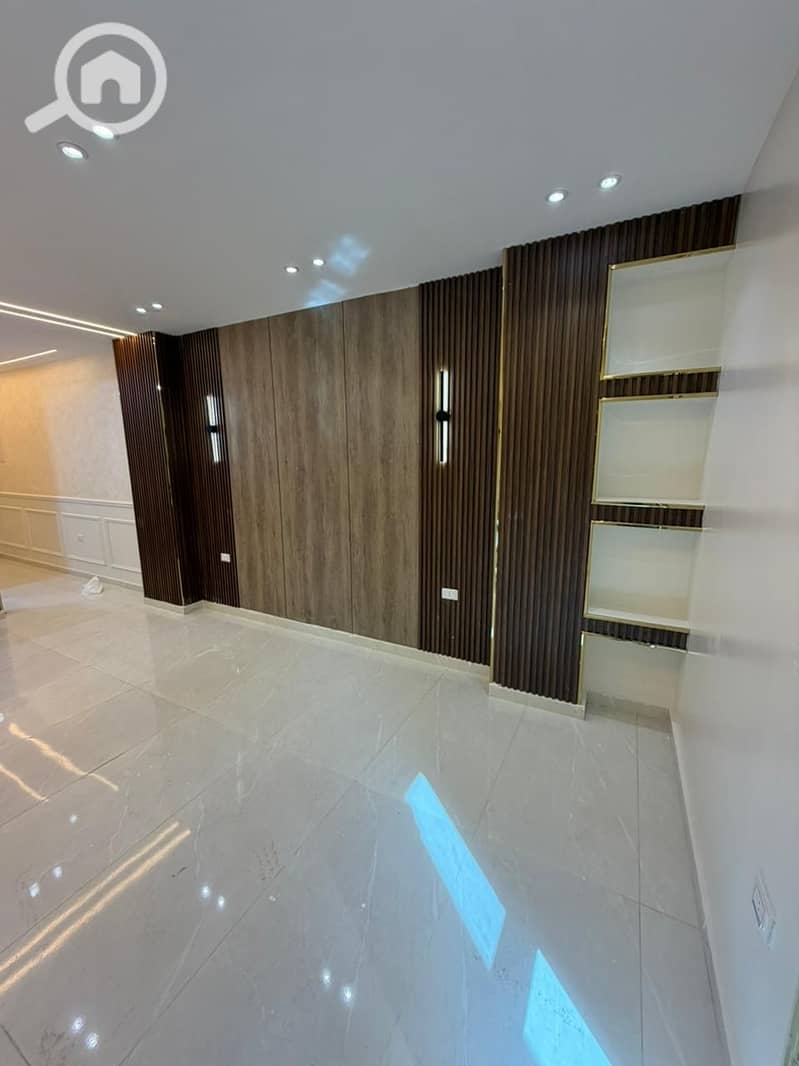 3 02ab93d6-ff33-4b7b-90af-1a793ba302df. jpg