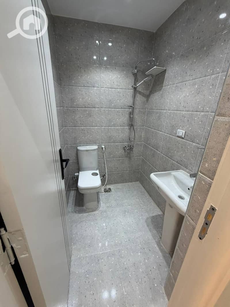 8 a727d19e-4daf-4fae-8dfa-9a923286dee8. jpg