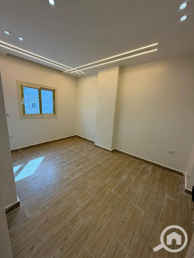 10 f4694624-97f5-4bb0-a777-2384da81d204. jpg