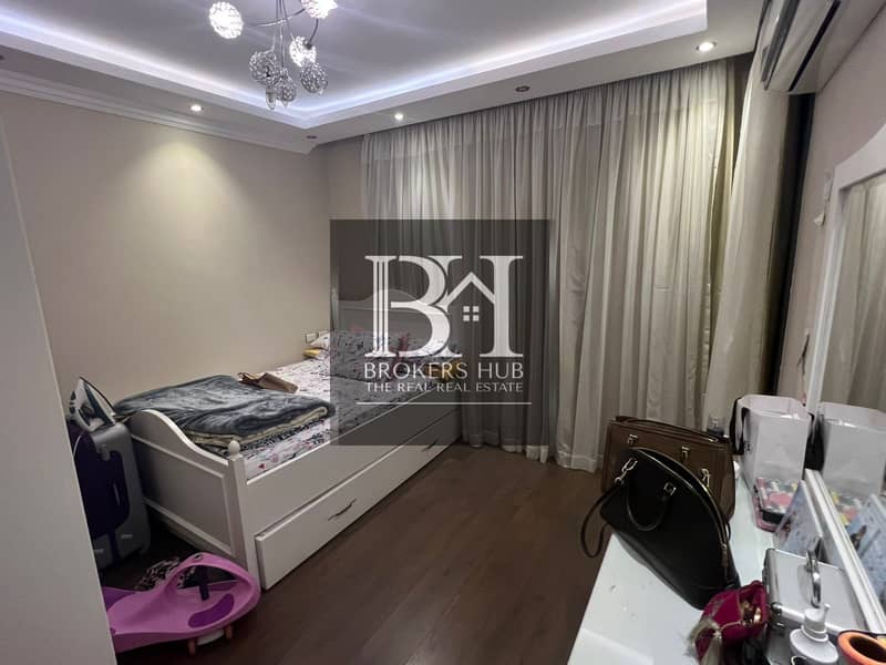 8 b5dc9791-d21d-4371-bdef-9945d5ec97d3. jpeg